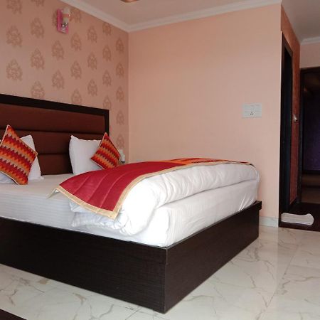 The Park Presidency Hotel Bareilly Exteriör bild