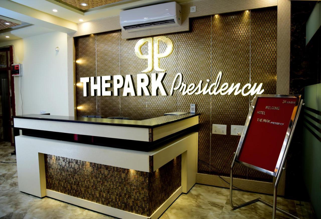 The Park Presidency Hotel Bareilly Exteriör bild