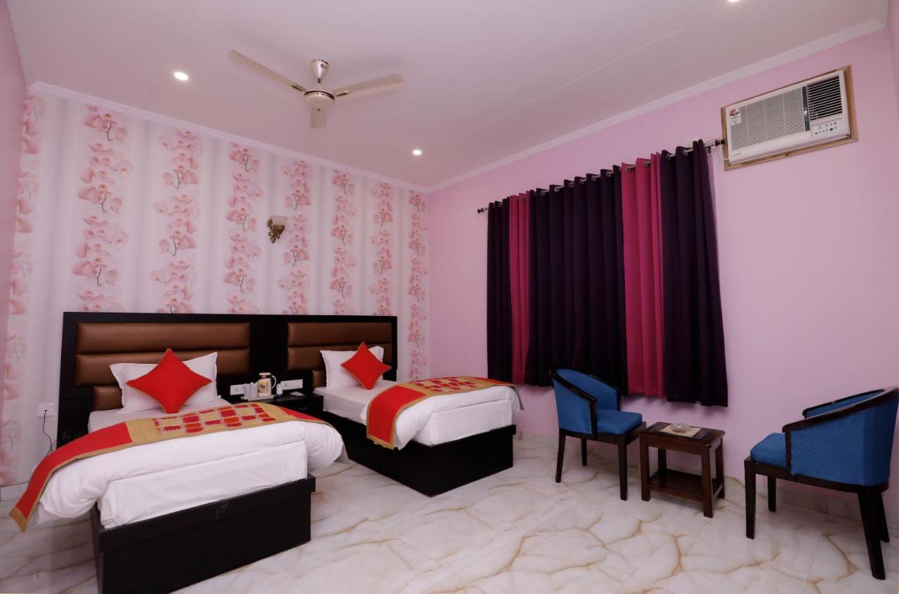 The Park Presidency Hotel Bareilly Exteriör bild