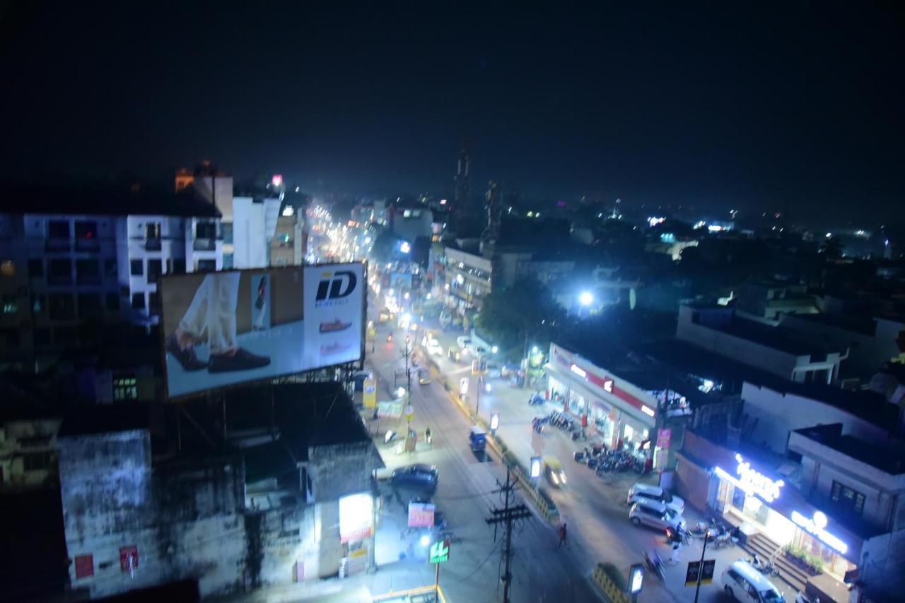 The Park Presidency Hotel Bareilly Exteriör bild