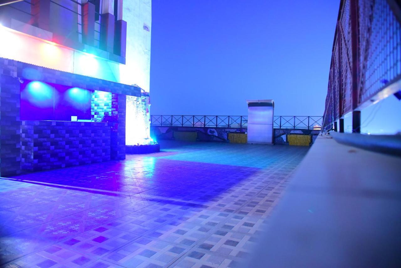 The Park Presidency Hotel Bareilly Exteriör bild